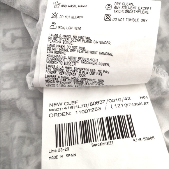 BURBERRY T-Shirt White with Burberry Print All-Over Women Small.
Rare edition - Picture 6 of 6